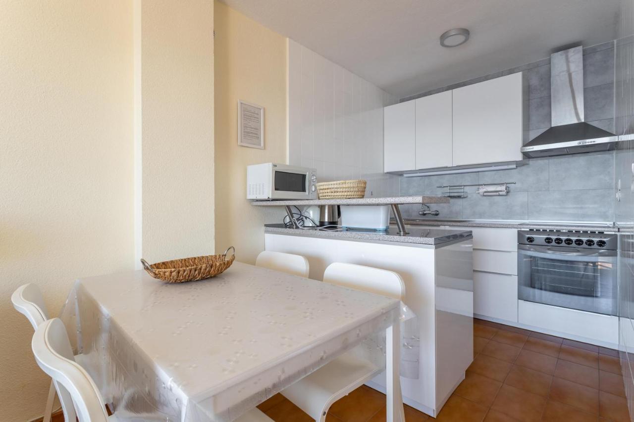 Apartment With Sea View อัลมูเญการ์ ภายนอก รูปภาพ