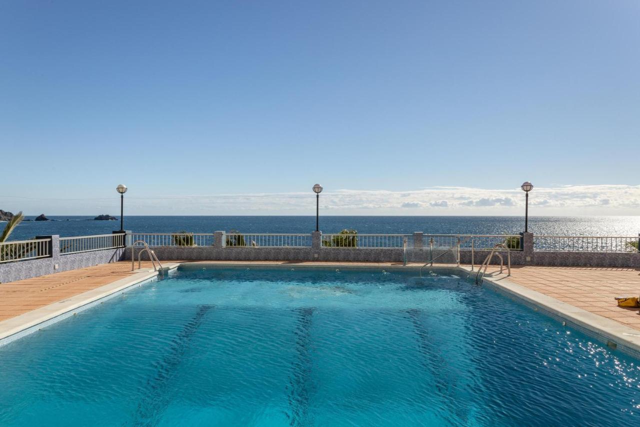 Apartment With Sea View อัลมูเญการ์ ภายนอก รูปภาพ