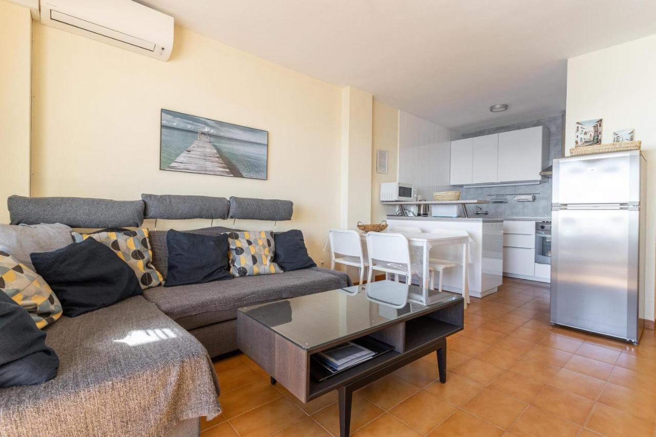 Apartment With Sea View อัลมูเญการ์ ภายนอก รูปภาพ