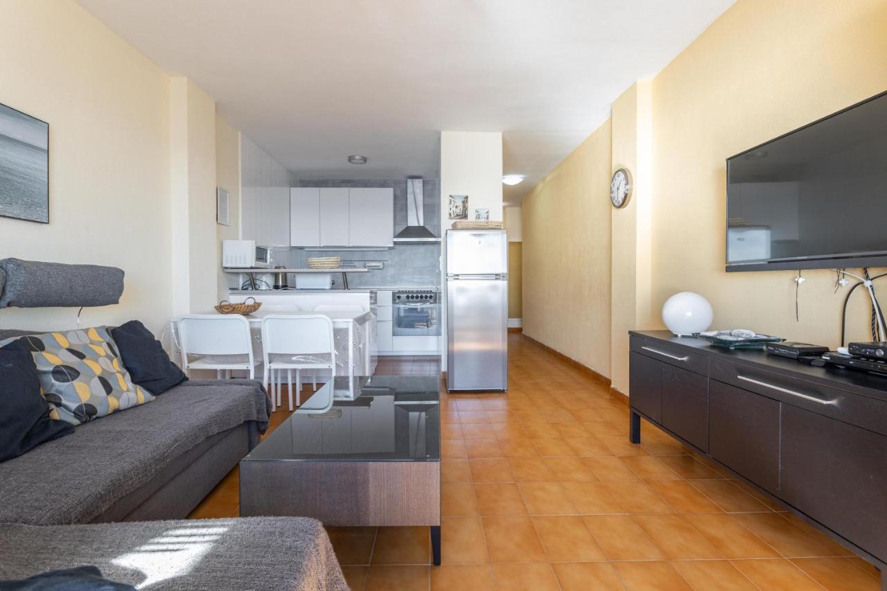 Apartment With Sea View อัลมูเญการ์ ภายนอก รูปภาพ