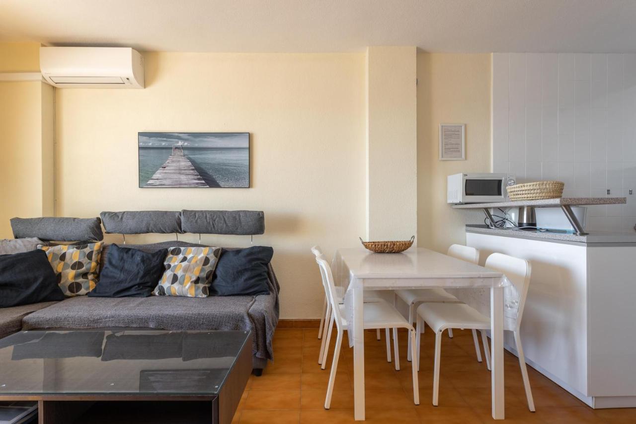 Apartment With Sea View อัลมูเญการ์ ภายนอก รูปภาพ